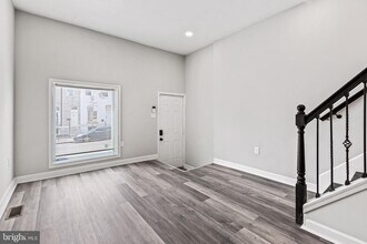 2638 E Monument St in Baltimore, MD - Building Photo - Building Photo