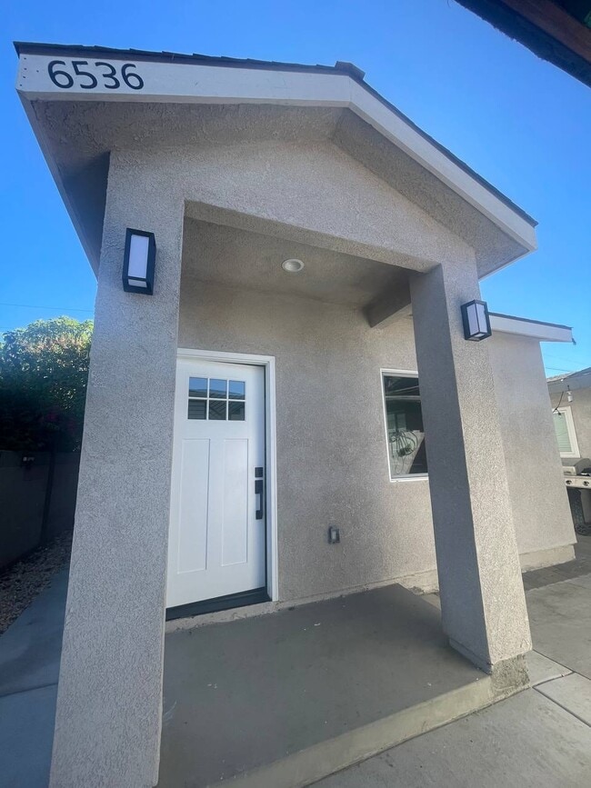 6536 Halifax Dr in Huntington Beach, CA - Building Photo - Building Photo