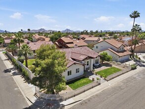 5623 E Claire Dr in Scottsdale, AZ - Building Photo - Building Photo