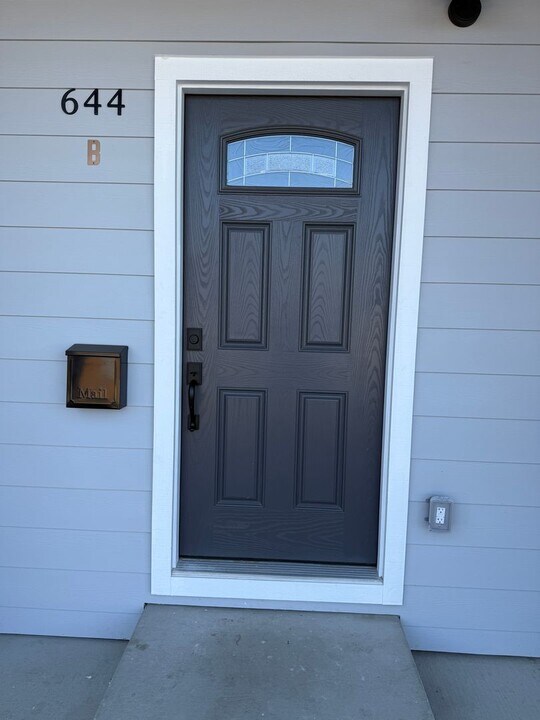 644 Green St in Martinez, CA - Building Photo