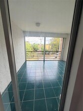 3100 N Pine Island Rd, Unit 310 in Sunrise, FL - Foto de edificio - Building Photo