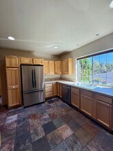 63449 Ledgestone Ct in Bend, OR - Building Photo - Building Photo
