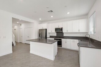 76305 Columbia Dr in Palm Desert, CA - Building Photo - Building Photo