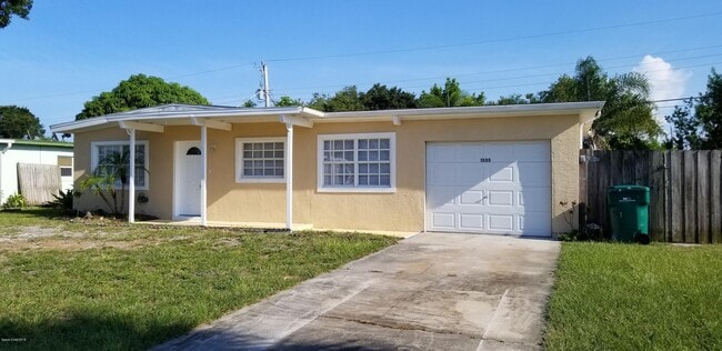 1335 Boxwood Dr in Melbourne, FL - Building Photo - Building Photo