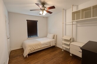 208 E 38th St in Houston, TX - Building Photo - Building Photo