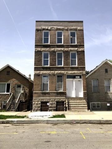 3210 S May St in Chicago, IL - Building Photo