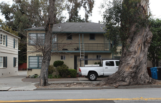 1324 El Camino Real in Burlingame, CA - Foto de edificio - Building Photo