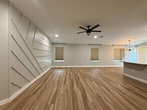 1310 Bobcat Pass in San Antonio, TX - Building Photo - Building Photo