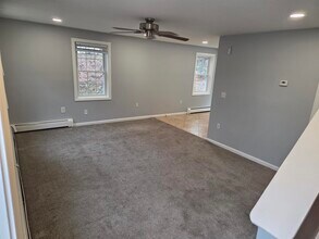 16 River Rd in Hudson, NH - Building Photo - Building Photo