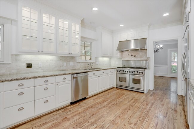 property at 6341 Mercer St