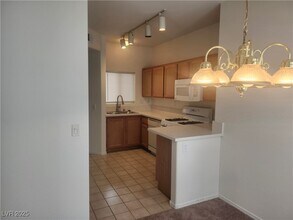 2117 Echo Bay in Las Vegas, NV - Foto de edificio - Building Photo