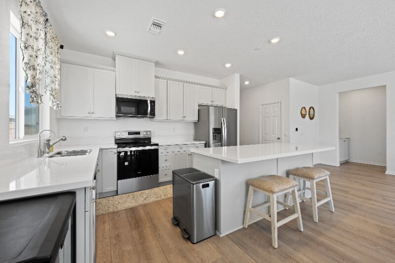 19355 Seeding Palace Cir in Riverside, CA - Building Photo