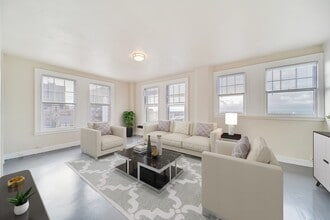 The Gaylord Apartments in Los Angeles, CA - Building Photo - Building Photo