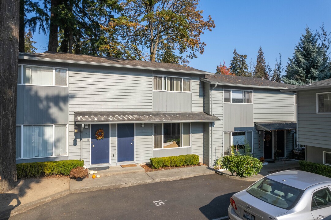 West Isle in Edmonds, WA - Building Photo