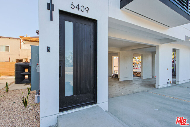 6409 Odessa Ave in Los Angeles, CA - Building Photo - Building Photo