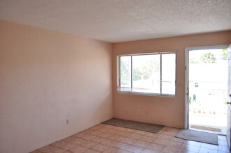 131 S Halifax Ave in Daytona Beach, FL - Building Photo - Building Photo