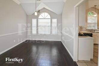 21002 Meadowhill Dr in Spring, TX - Building Photo - Building Photo
