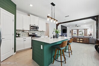 2693 Seasons Rd in Green Cove Springs, FL - Building Photo - Building Photo