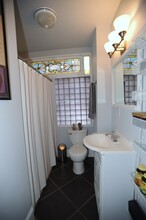 7617 S Hood Ave, Unit #2 in Portland, OR - Building Photo - Building Photo