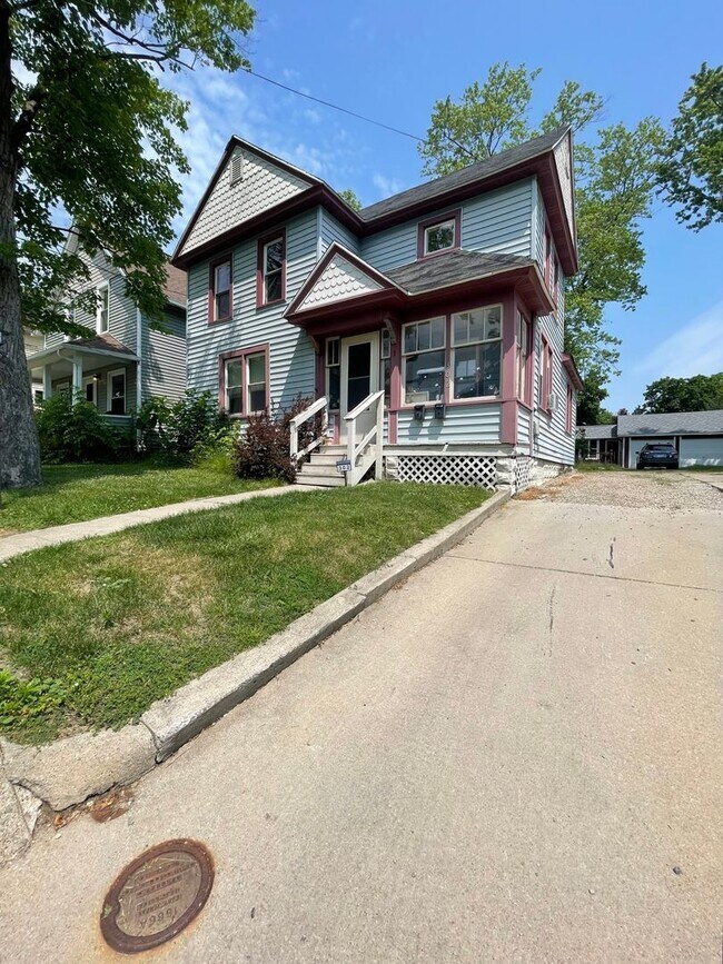 302 Wall St in Kalamazoo, MI - Building Photo - Building Photo