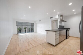 1148 N Clark St in West Hollywood, CA - Building Photo - Building Photo