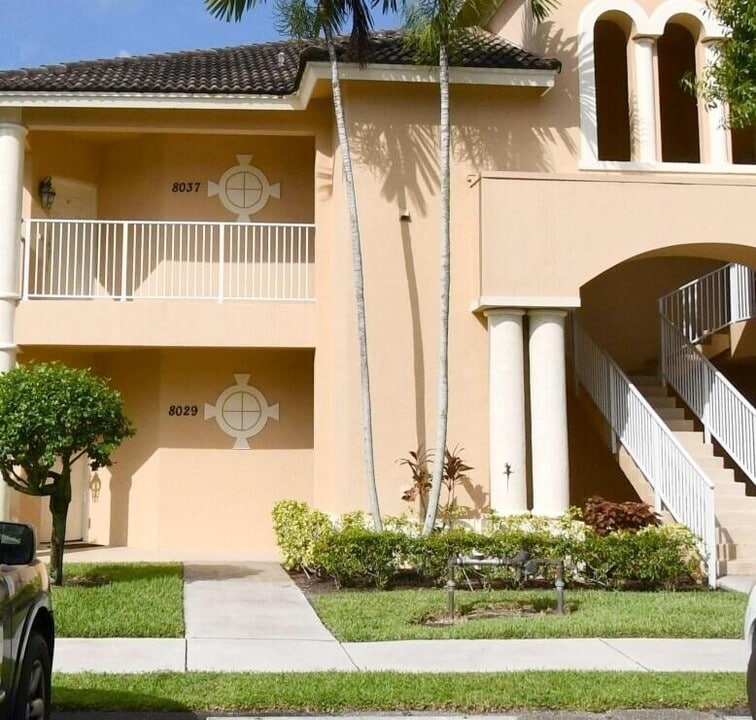 8029 Carnoustie Pl in Port St. Lucie, FL - Building Photo