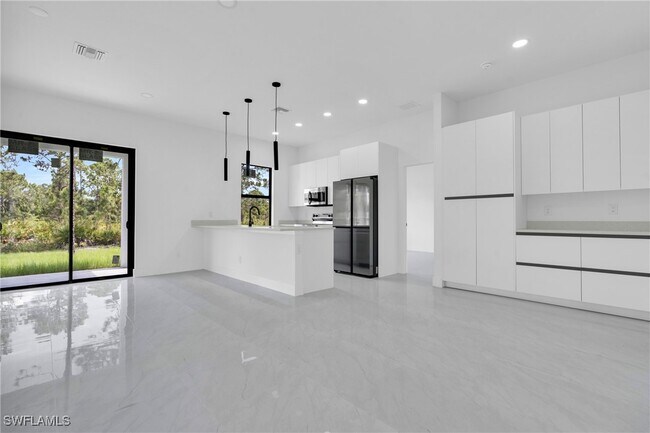 2611 45th St W in Lehigh Acres, FL - Building Photo - Building Photo