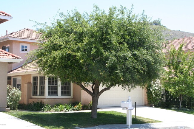 350 Ocho Rios Way in Oak Park, CA - Building Photo - Building Photo