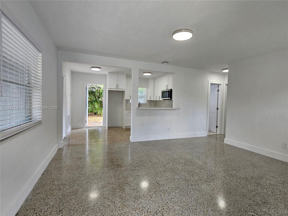 1112 NW 15th Ave in Fort Lauderdale, FL - Building Photo