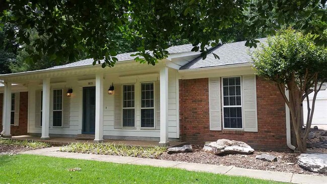 property at 1831 Boulinwood Ln