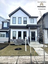238 Orchards Blvd SW in Edmonton, AB - Building Photo
