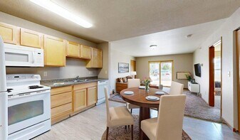 Washington Valley in Williston, ND - Building Photo