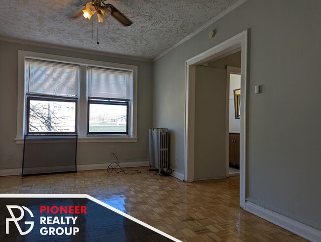 717 W Belmont Ave, Unit 711-401