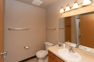 West Ridge Apartments in Dickinson, ND - Building Photo - Interior Photo