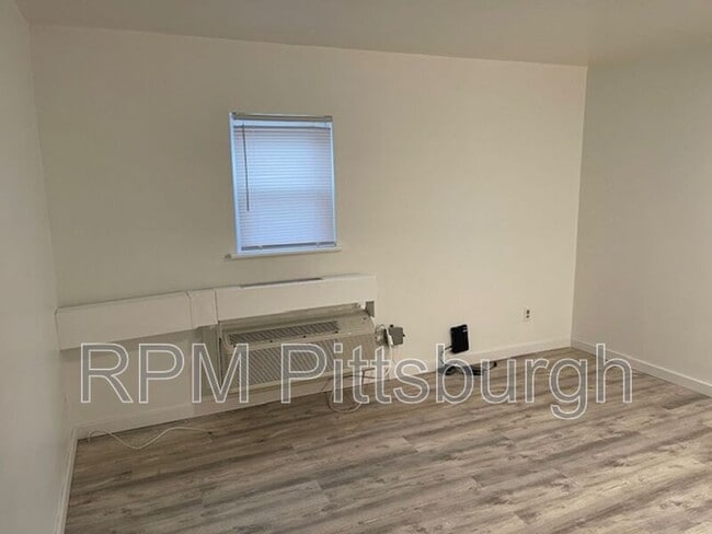 932 Penn Ave in Turtle Creek, PA - Building Photo - Building Photo