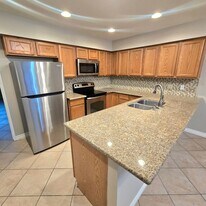 1098 Glenbridge Cir in Westlake Village, CA - Building Photo