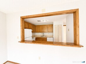 200 Laura Ln in Rocky Hill, CT - Building Photo - Building Photo