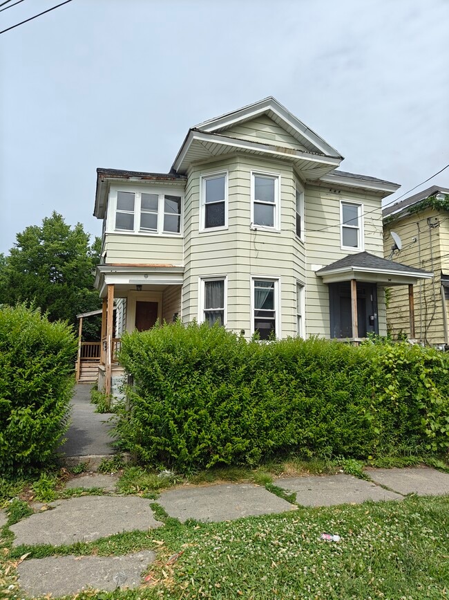 702 Catherine St, Unit Apt#3