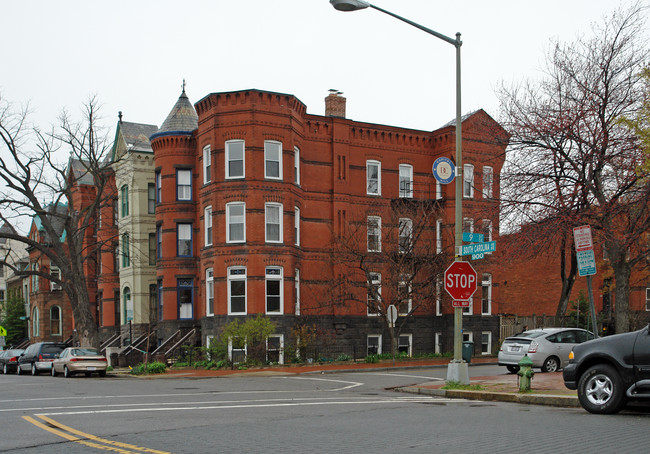 832 S Carolina Ave SE in Washington, DC - Building Photo - Building Photo