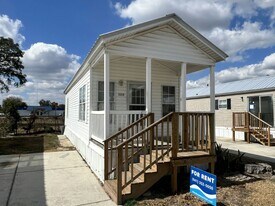 1113 Chicago Bulls St in Avon Park, FL - Building Photo