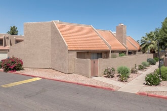 Concept 80 in Glendale, AZ - Foto de edificio - Building Photo