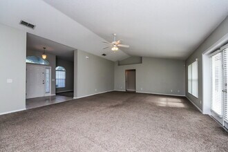 1365 Dunbarton Ct in Kissimmee, FL - Building Photo - Building Photo