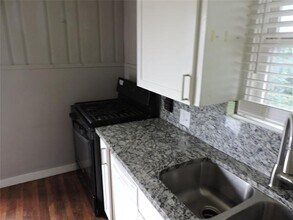 2300 W Lowden St in Fort Worth, TX - Building Photo - Building Photo