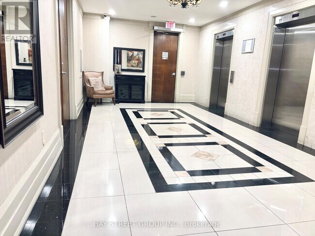 2 Rean Dr in Toronto, ON - Building Photo - Building Photo