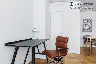 230 W 55th St in New York, NY - Building Photo - Building Photo