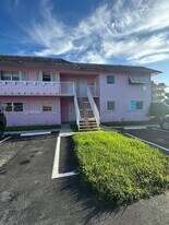 7500 SW 82nd St in Miami, FL - Building Photo