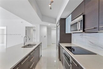 55 SE 6th St, Unit # 3605 in Miami, FL - Foto de edificio - Building Photo