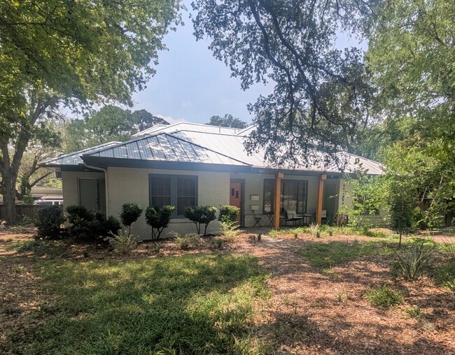 property at 4000 Crescent Dr