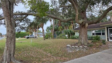 426 Tulip Dr in Sebastian, FL - Building Photo - Building Photo