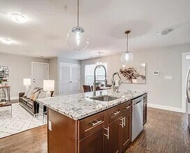 1258 Holbrook Ter NE, Unit 3 in Washington, DC - Foto de edificio - Building Photo